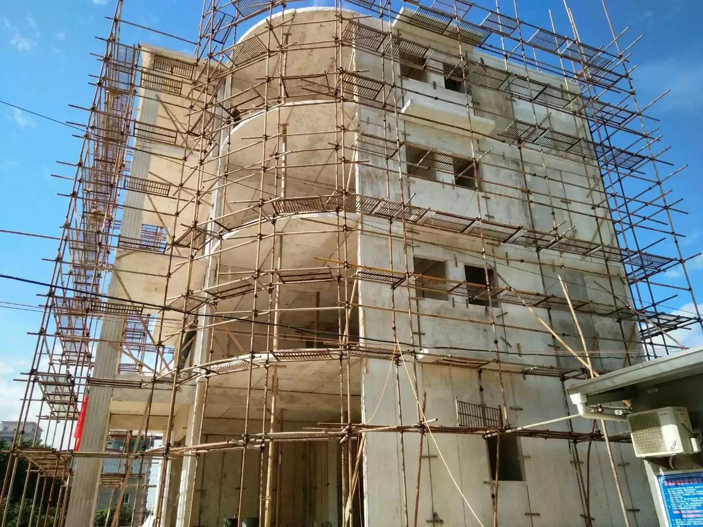 城南星河绿色环保装配式建材在福建修建的五层别墅建筑